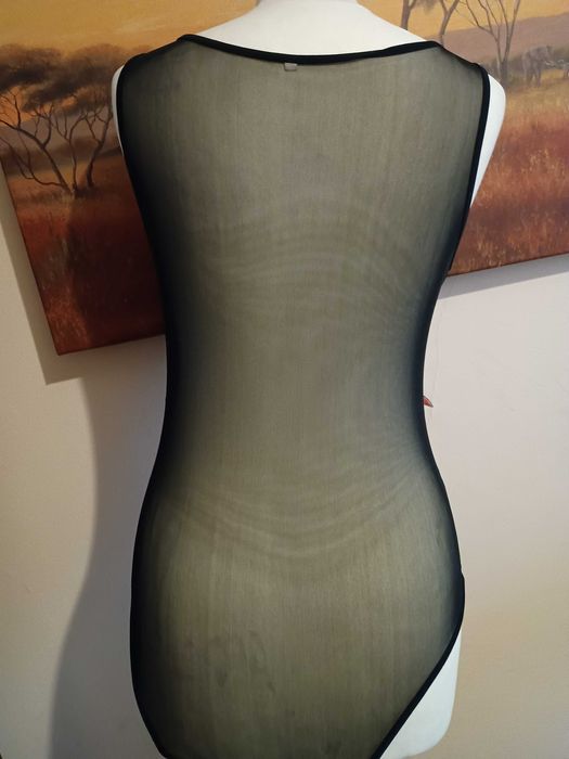 Czarne tiulowe body rozm.36/38 -30 zł