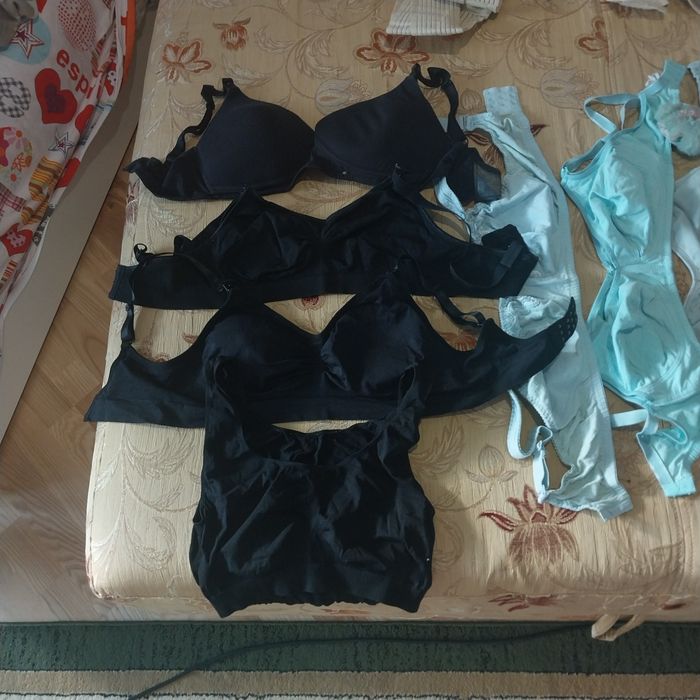 Бюсти та майки для вагітних і годуючих