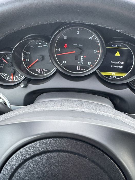Porsche Cayenne 2012 року