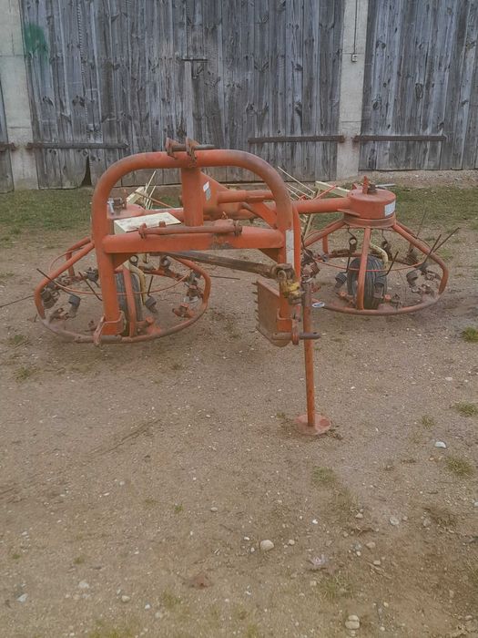 Zgrabiarko-przetrząsarkę Mesko sprzedam