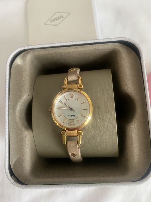 Годинник жіночий Fossil.