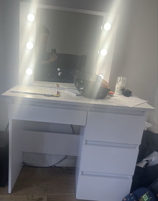 Toaletka  na kosmetyki