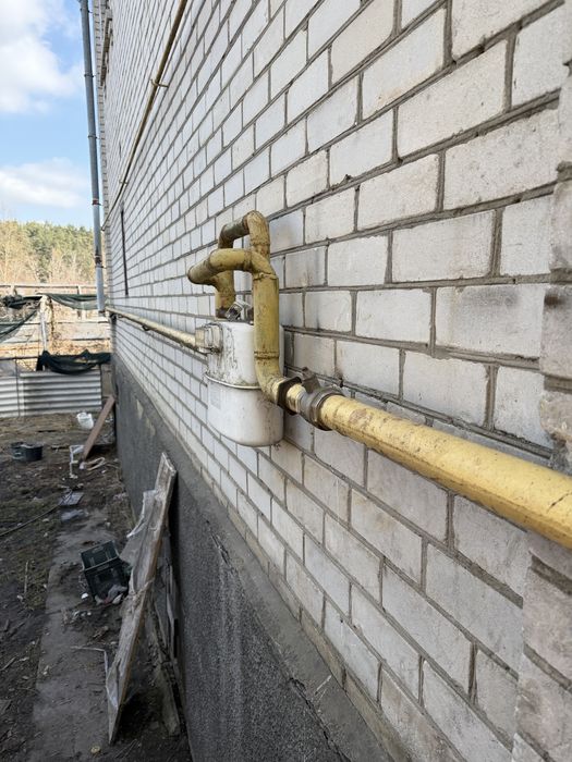 Продам будинок з ділянкою 14 соток,з виходом до озера