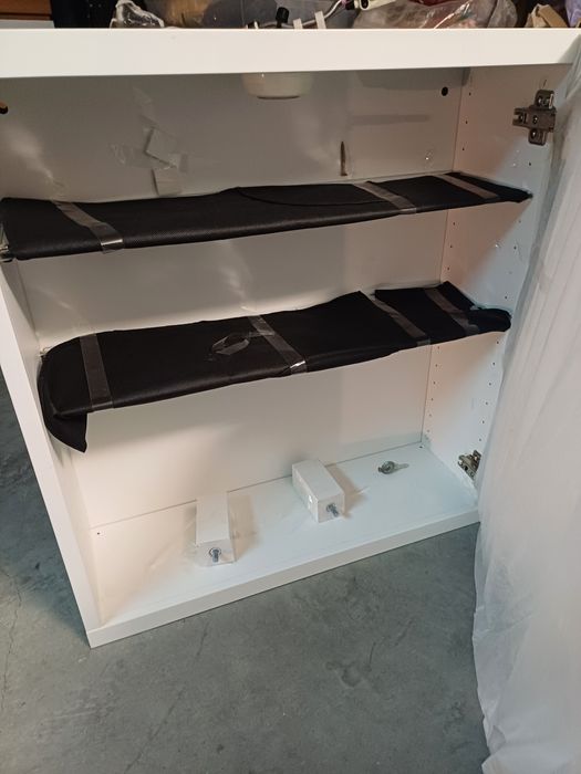 Movel Besta branco com prateleiras