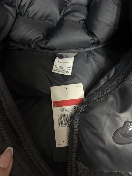 Продам пуховік Nike