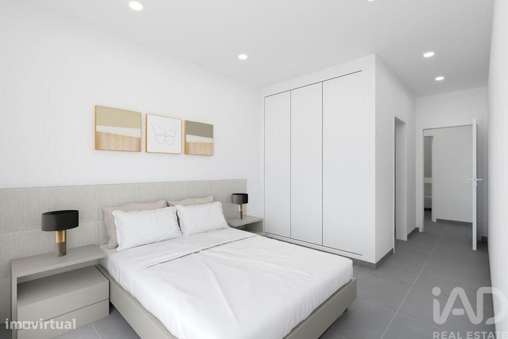 Apartamento T3 em Mexilhoeira Grande de 118,00 m2