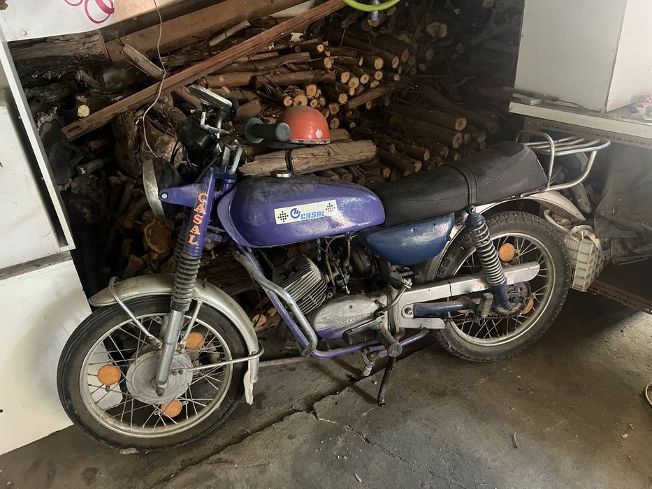 Vendo mota casal 5 v (  50  c )