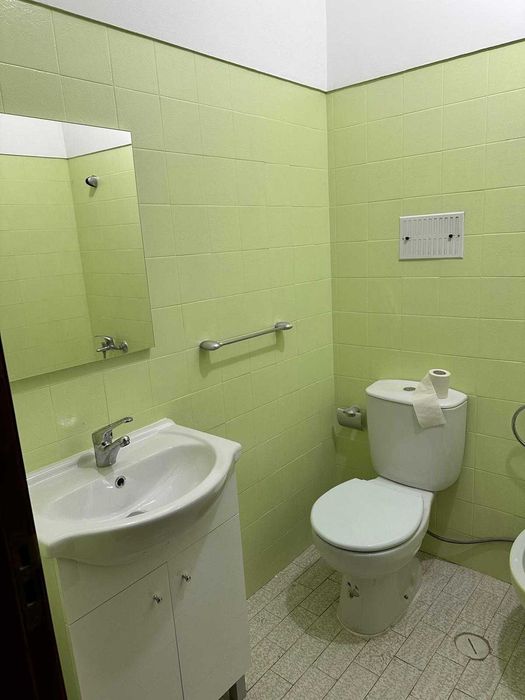 Apartamento T4, no centro de Seia