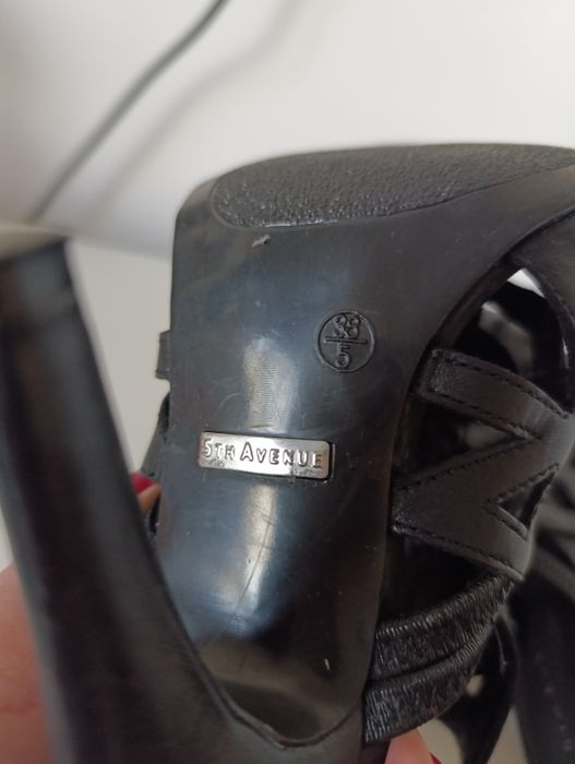 Sandały na obcasie 5th Avenue