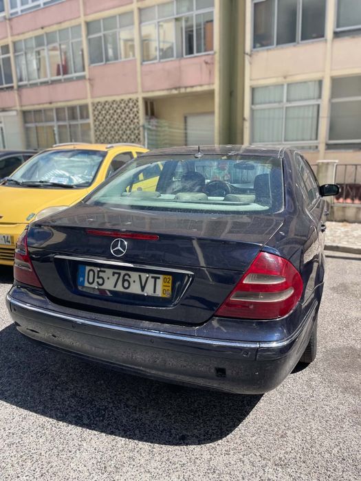 Mercedes E220cdi  com afazeres