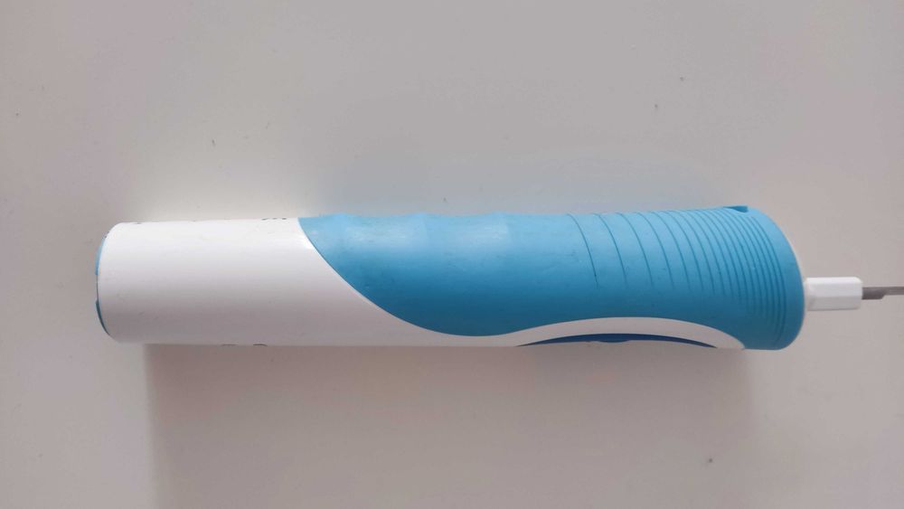Электрическая зубная щетка Braun Oral-B (моторный блок)