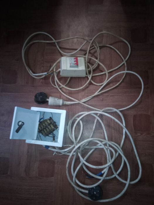 Инвертор  FDIK 12 220  5000 Вт