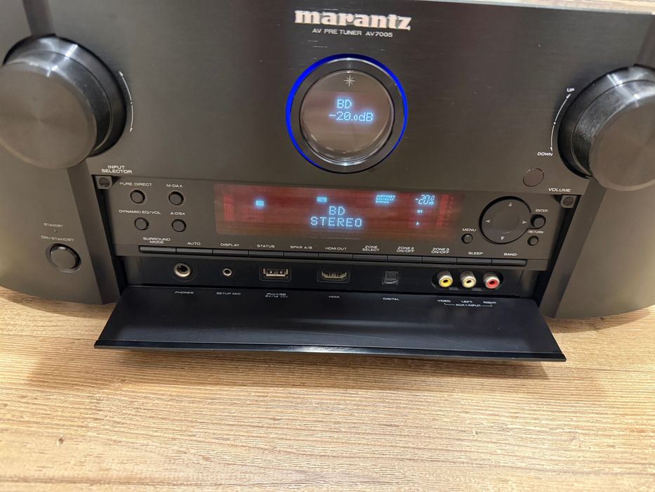 Marantz AV Pre Tuner AV7005 com Controlo Remoto