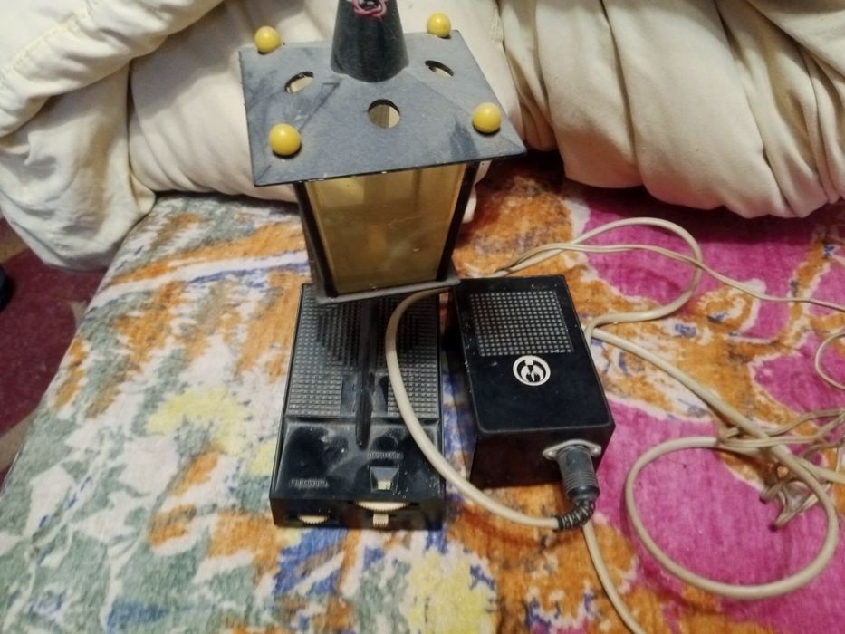 Приймач . Ночнік. Радіо.