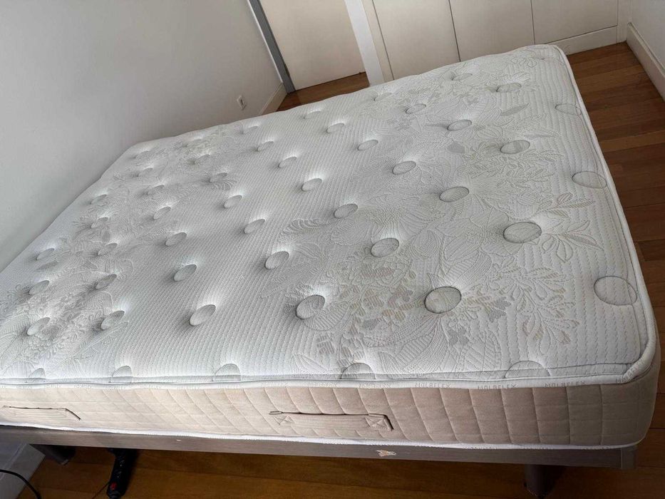 Cama, deck de ripas e Colchão Molaflex com novo