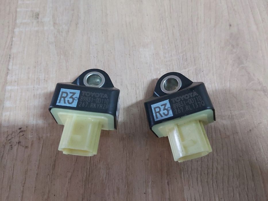 Toyota AYGO X CROSS czujnik uderzeniowy Yaris IV