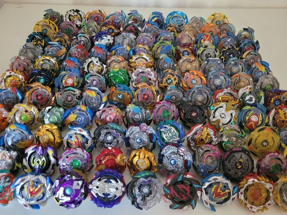 Promoção Beyblades Burst em perfeito estado
