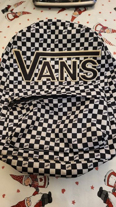 Plecak jest w dobrym stanie. Marka Vans