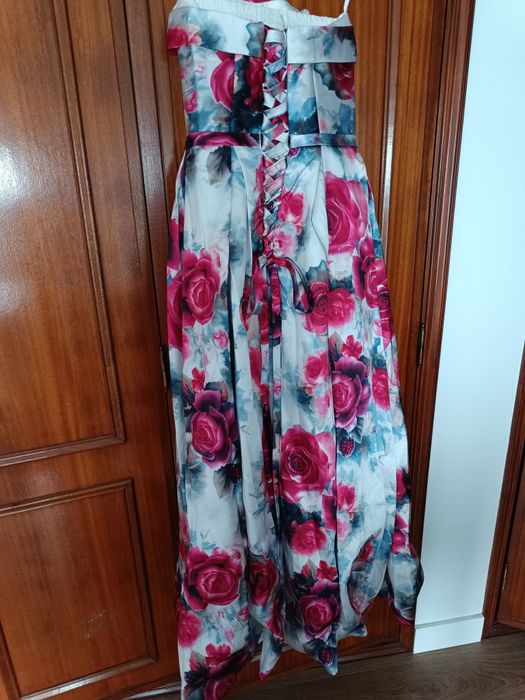 Vestido de cerimónia em cetim