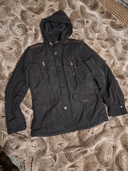 Весняна чоловіча куртка
