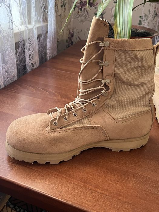 Продам берці нові