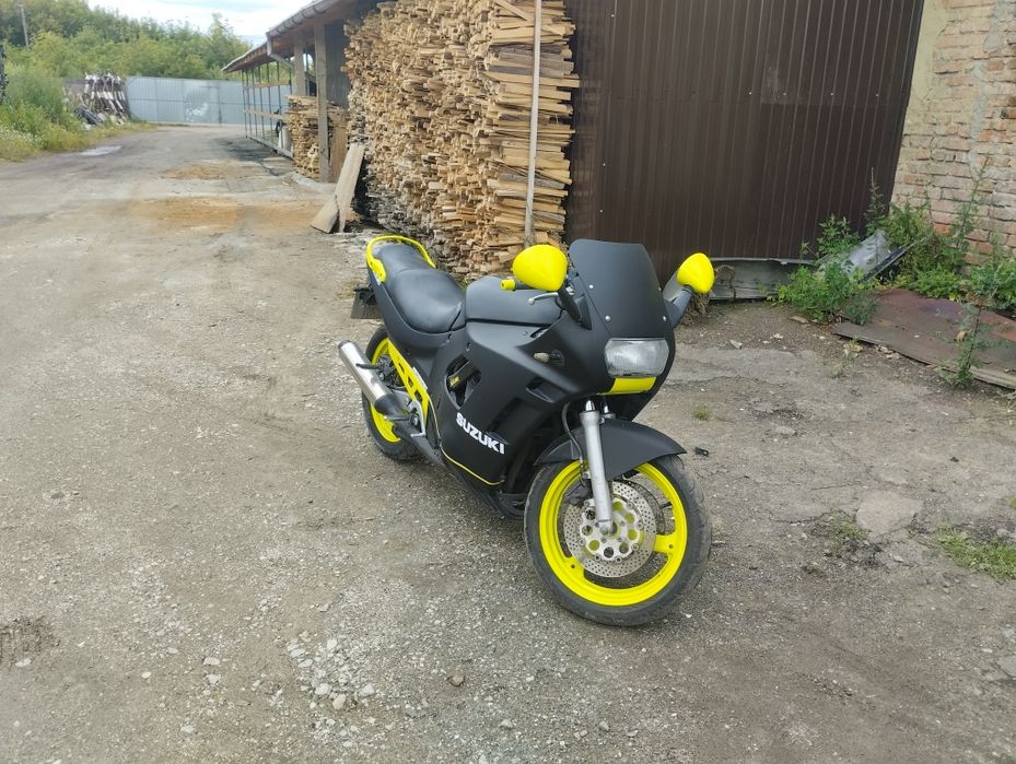 Suzuki GSX600F на документах