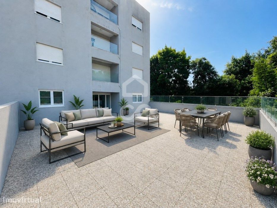 Apartamento T2 Semi-Novo com Fantástico Terraço em Ribeirão!