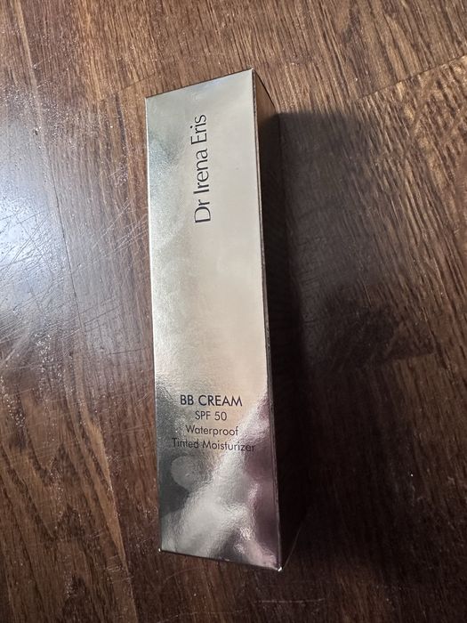 Wodoodporny krem tonujący Dr Irena Eris BB Cream SPF50 tinted kolor 30