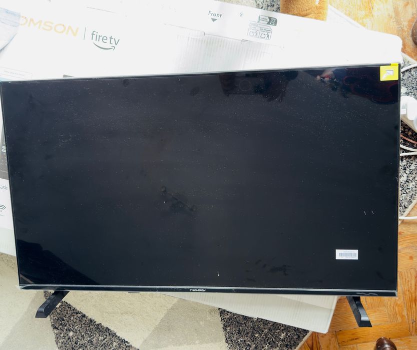 THOMSON TV WITH WARRANT 3 years warranty