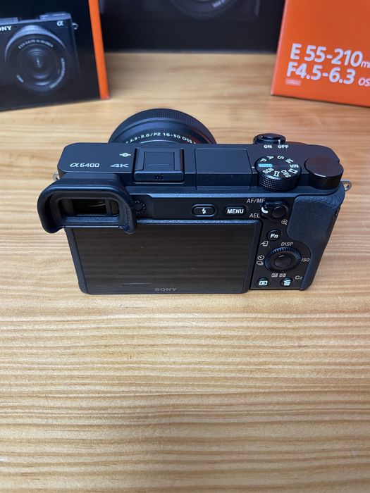 Máquina Fotográfica Mirrorless Sony Alpha a6400 + E PZ 16-50mm f/3.5-5.6