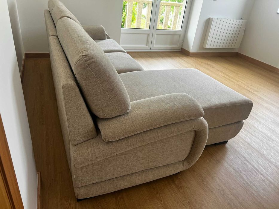 Sofá confortável à venda – como novo