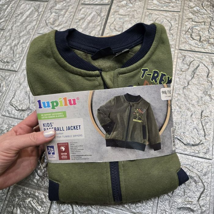 Одяг на дівчаток