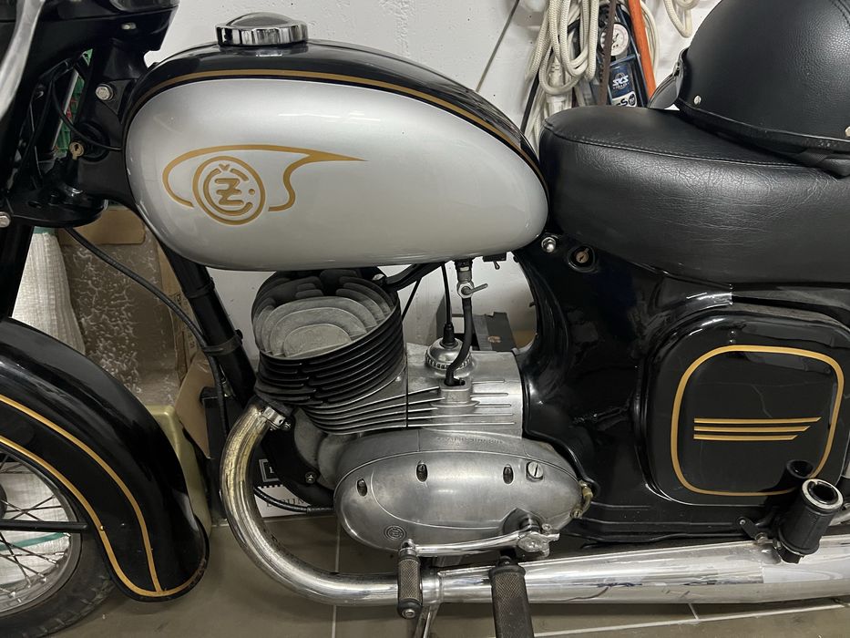Jawa CZ 175 impecavel/ toda restaurada ao detalhe