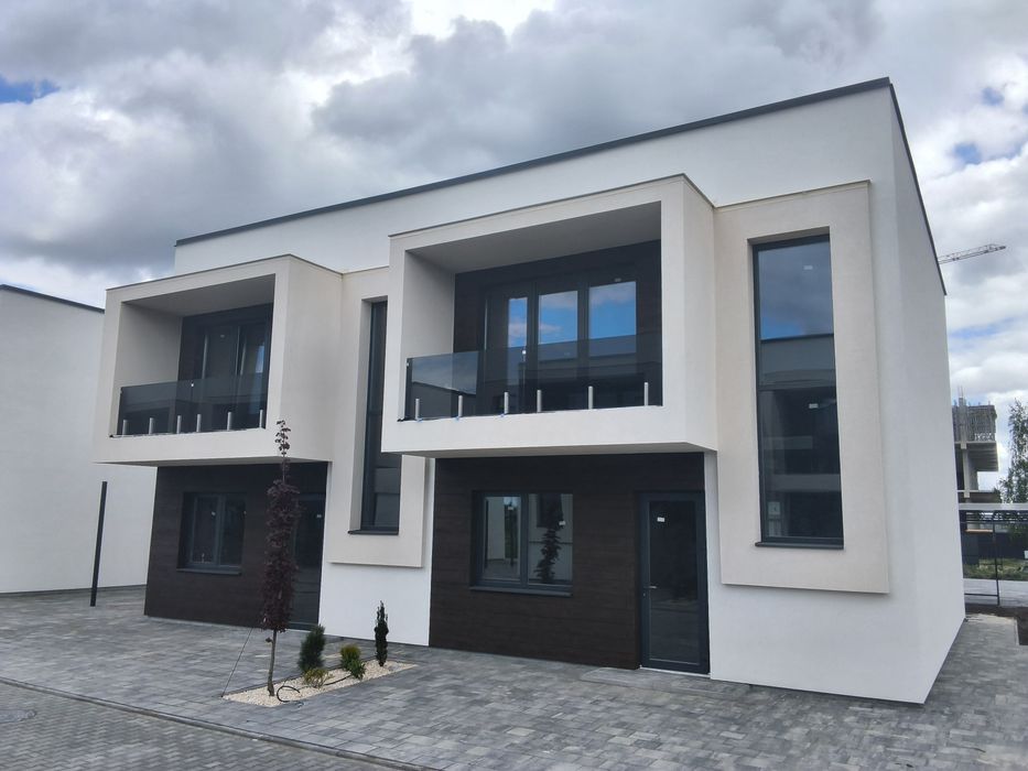 Продаж дуплексу у Луцькому районі с. Рованці преміум-класу із балконом 120 м². Приватна територія. - Вид 2