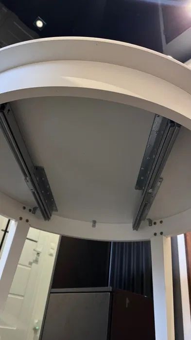 Stół okrągły biały rozkładany drewniany