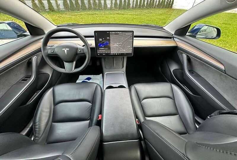 Tesla Model 3 2021