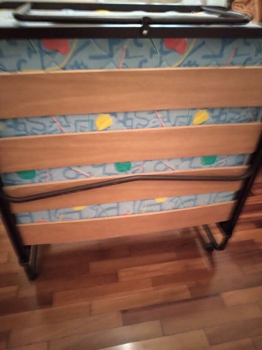 Divã com colchão Molaflex