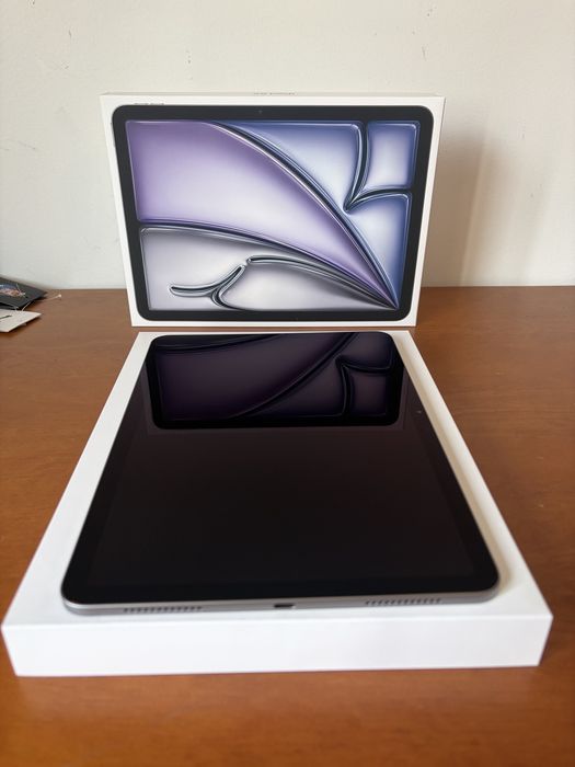 iPad Air M4 11” + Magic Keyboard
