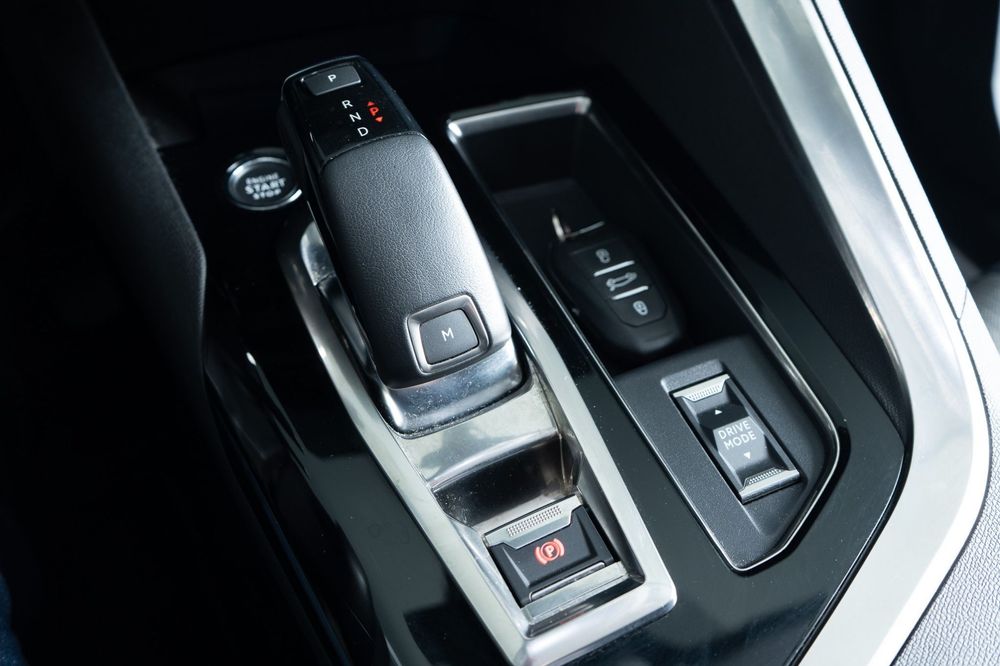 Peugeot 3008 1.2 PureTech Allure EAT8