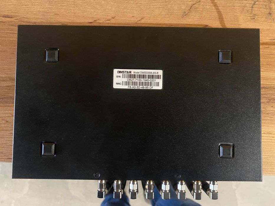 GSM-шлюз Dinstar DWG2000E-8G-B на 8 sim-карт