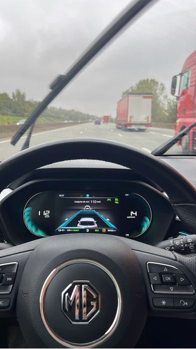 MG 5 EV 61kWh Long Range Luxury (2023) | Autonomia 400km