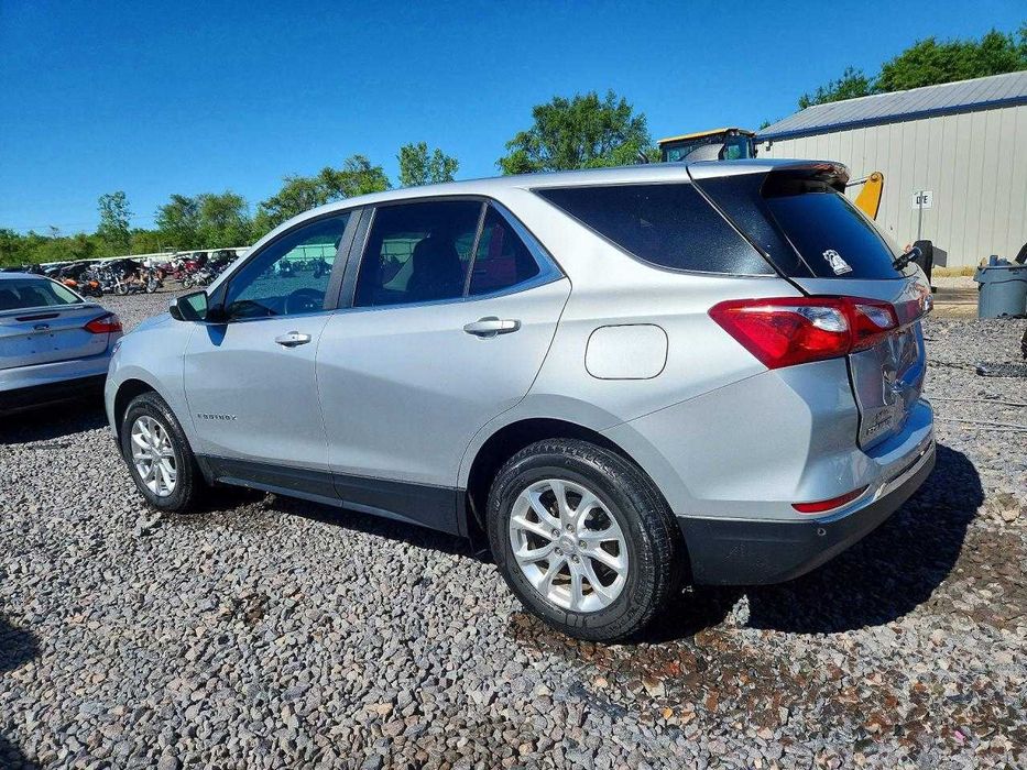 2021 Chevrolet Equinox LT &