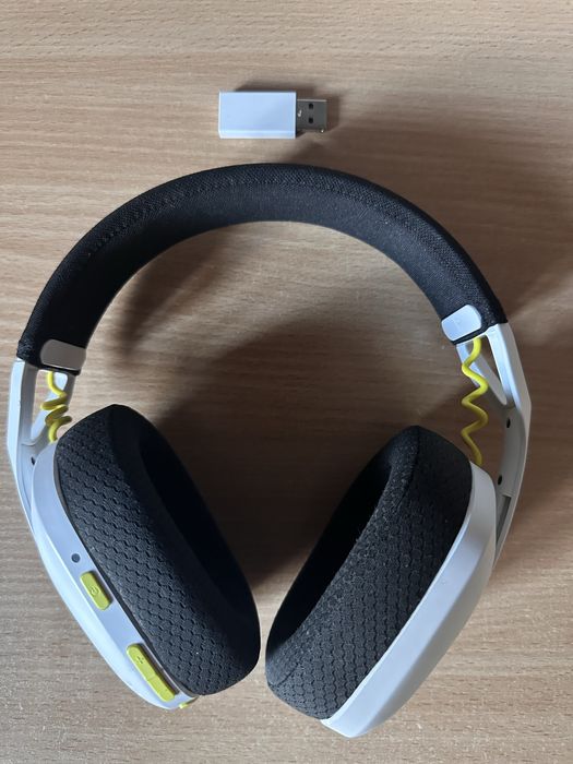 Навушники Logitech G435 та мишка Logitech G305