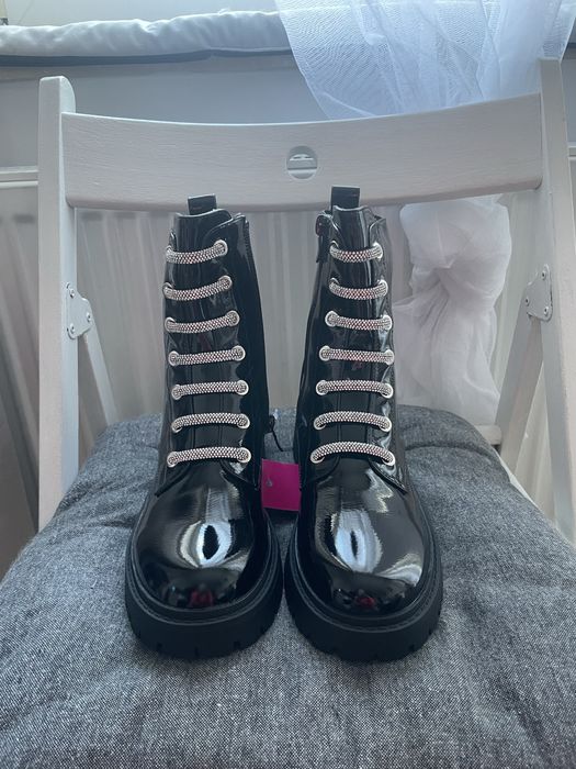 Nowe lakierowane botki rozm. 36