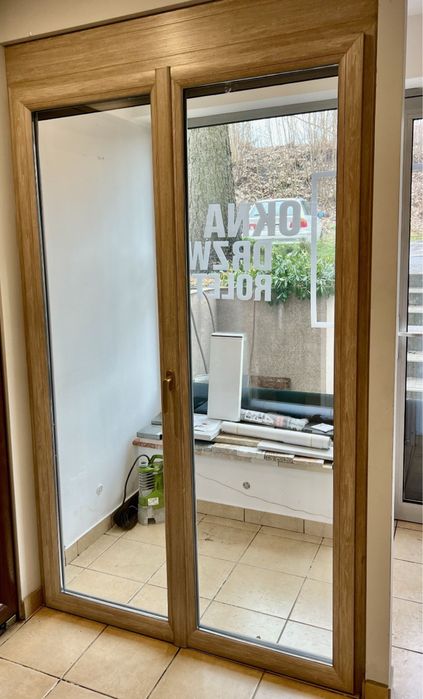 1x Okno pcv 3 szybowe z niskim progiem 137x220 (sheffield dab jasny)