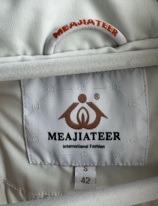 Продам жіночу парку
