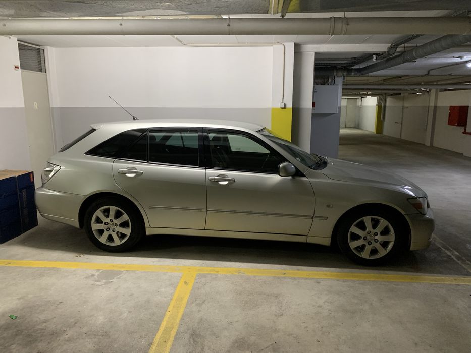 Lexus IS200 SportCross