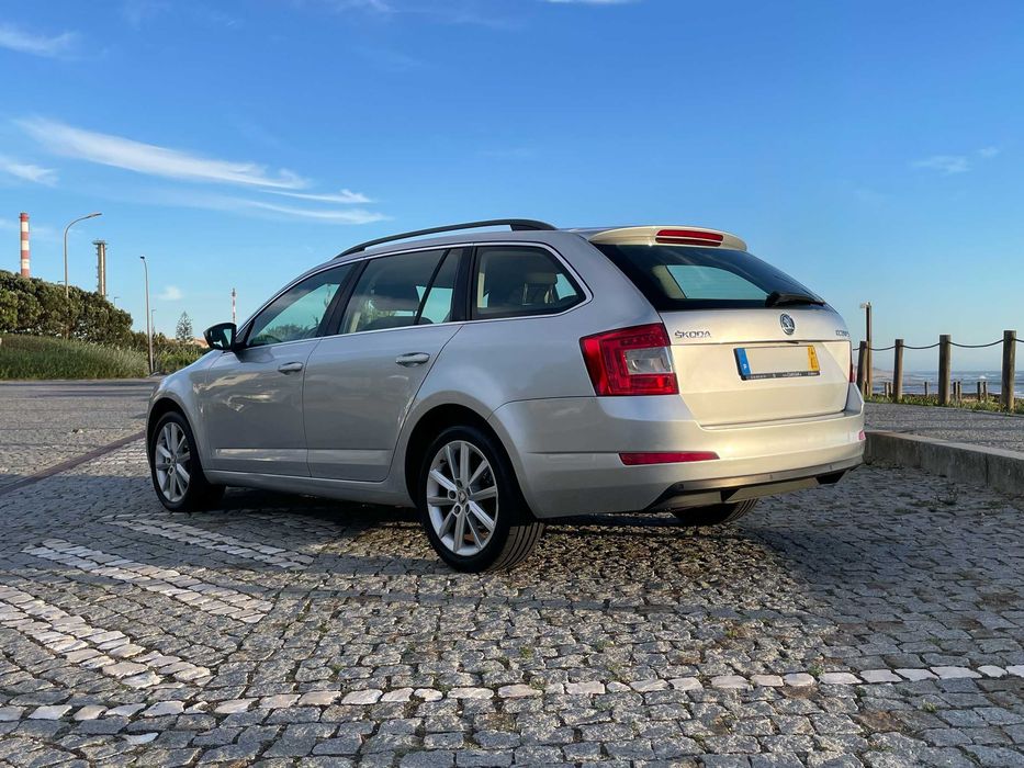 Škoda Octavia Break 1.6 TDI 105cv · 02/2014 · 230.000 km