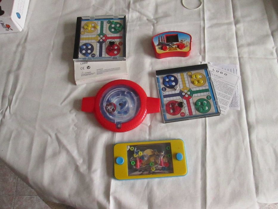 Vários jogos  de entretinimento