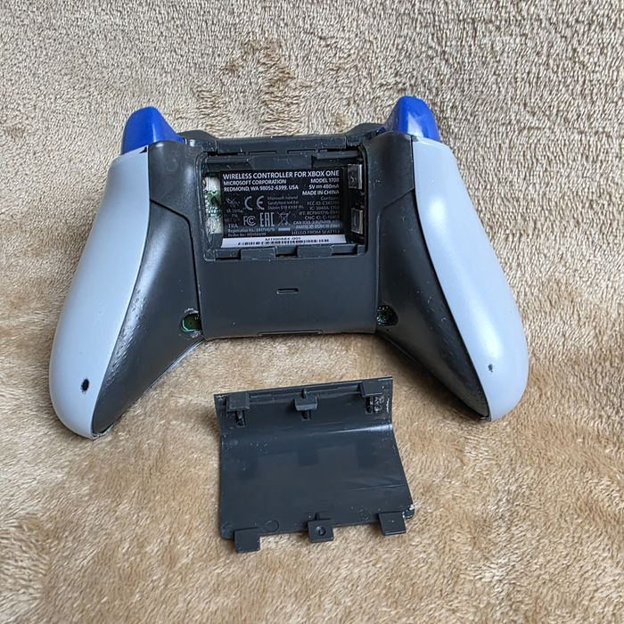 Oryginalny Pad Microsoft Xbox One / Series X|S / PC – Edycja Limitowana GEARS 5 – Sprawny!
